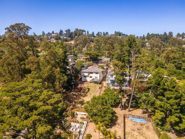 6827 Ridgewood Drive, Oakland CA: https://media.crmls.org/mediaz/8afefc7d-1590-476b-a766-03528441765a.jpg
