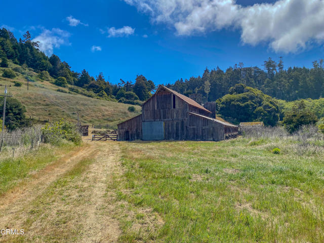 42000 Mountain View Road, Manchester CA: https://media.crmls.org/mediaz/8aff1620-afff-43ad-8741-4ba97fa1fe4d.jpg