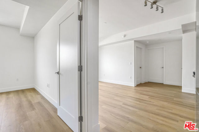 1822 Overland Avenue, Los Angeles CA: https://media.crmls.org/mediaz/8aff1fa9-56e0-4d0b-8204-b6e3bd512c78.jpg