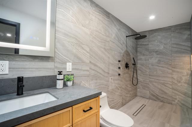 4664 Isleta Ave, San Diego CA: https://media.crmls.org/mediaz/8aff88c2-21c7-4821-a433-b810549380d2.jpg
