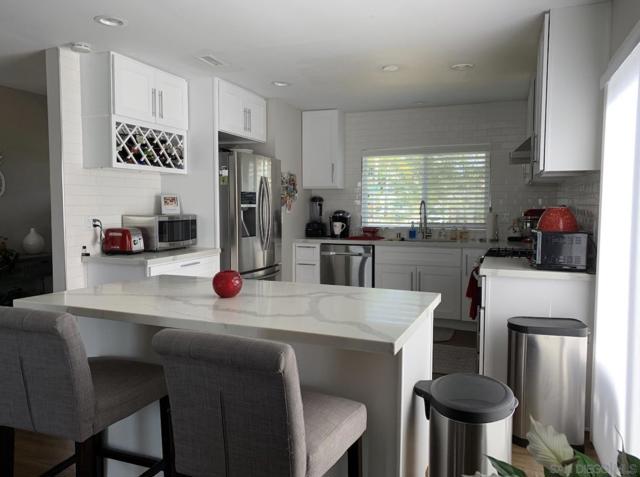 6690 Amberly Street, San Diego CA: https://media.crmls.org/mediaz/8aff8f24-e900-4977-87ca-8e52fb8c01e1.jpg