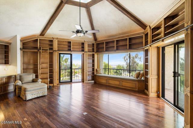 8445 Roseland Avenue, Moorpark CA: https://media.crmls.org/mediaz/8affc43b-34eb-437f-8f1e-96107b00f3c9.jpg