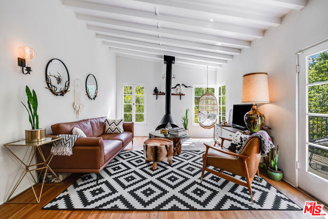 1205 N Beverly Glen Boulevard, Los Angeles CA: https://media.crmls.org/mediaz/8affe92f-98a1-4b1f-abd8-d87327e00265.jpg