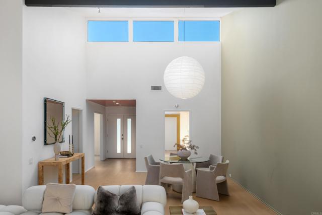 Detail Gallery Image 10 of 35 For 2005 Caminito San Nicholas, La Jolla,  CA 92037 - 3 Beds | 2 Baths