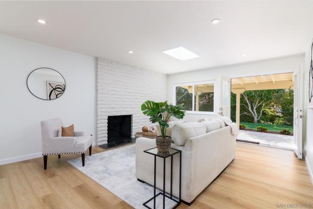 16656 Orilla Dr, San Diego CA: https://media.crmls.org/mediaz/8b00365b-c23e-46f4-8623-f706609cfa7c.jpg