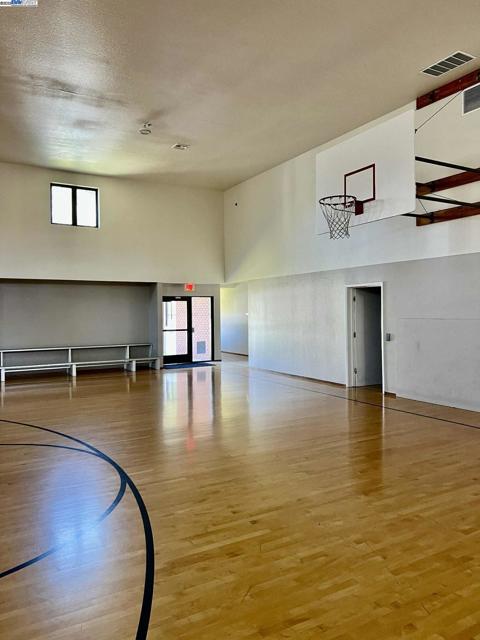 3287 Shadow Park Pl, San Jose CA: https://media.crmls.org/mediaz/8b0049e0-5e26-4a4a-b066-34f3a644edd5.jpg