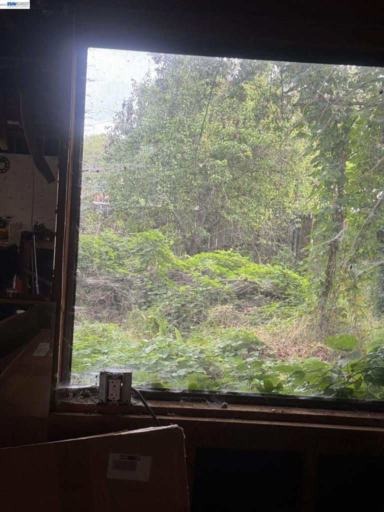 https://media.crmls.org/mediaz/8b00d39e-3047-4457-920d-03ff41782091.jpg?preset=X-Large