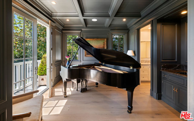 Drew Fenton | 146 N Carmelina Avenue Los Angeles CA | MLS: 7169416