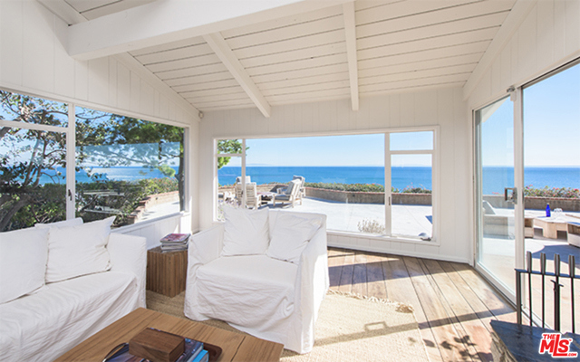 28028 SEA LANE Drive, Malibu CA: https://media.crmls.org/mediaz/8b01b819-e1a1-4817-91dc-f997a8fe0d22.jpg
