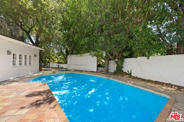 9669 Oak Pass Road, Beverly Hills CA: https://media.crmls.org/mediaz/8b022fae-fbef-4048-9a7d-dc555d2dd87e.jpg