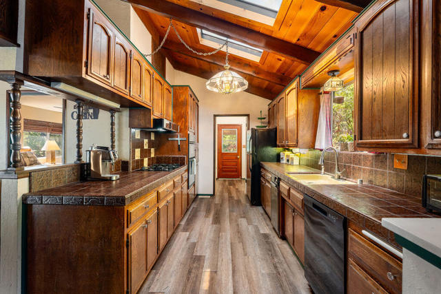 25580 Fir Street Street, Idyllwild CA: https://media.crmls.org/mediaz/8b023b84-c5b5-4a64-aa8c-44dc7e78e685.jpg