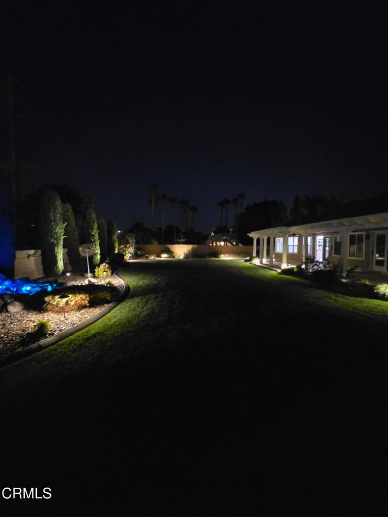 https://media.crmls.org/mediaz/8b0328b5-e1bf-4906-b488-0ec0af6c0651.jpg?preset=X-Large