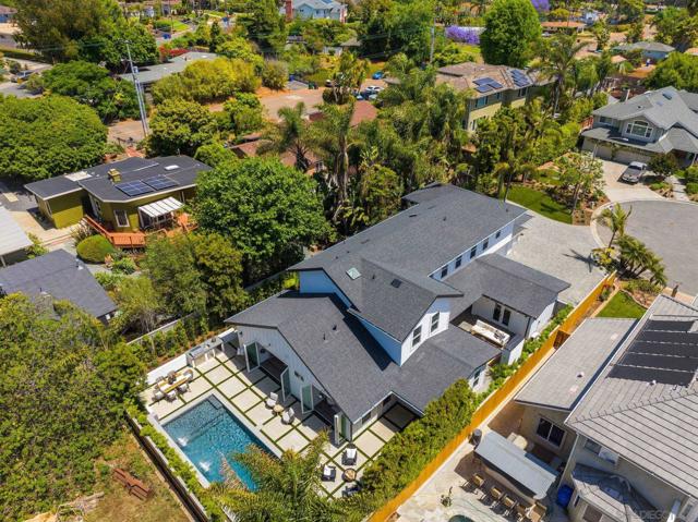 1384 Cynthia Ln, Carlsbad CA: https://media.crmls.org/mediaz/8b03e323-22e4-46bf-a3fd-69b7a332f351.jpg