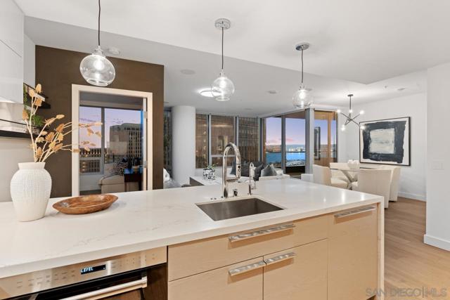 888 W E St, San Diego CA: https://media.crmls.org/mediaz/8b040892-e32f-4509-b3a1-fe887cdf13c6.jpg