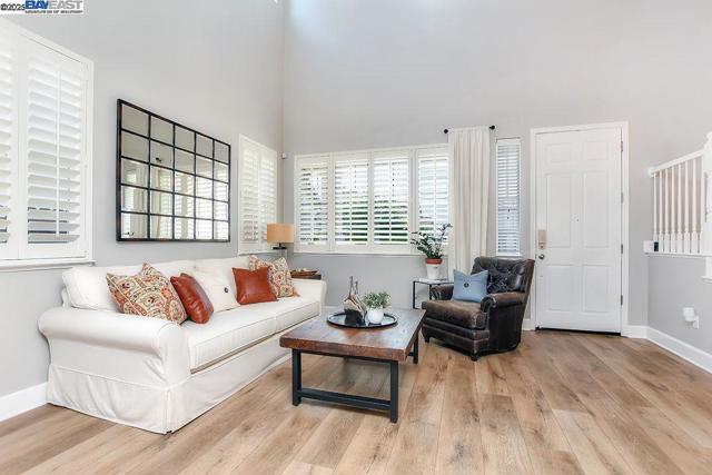 632 Dickinson Ct, Discovery Bay CA: https://media.crmls.org/mediaz/8b04c13c-fa45-469b-a64e-02b801b0f29a.jpg