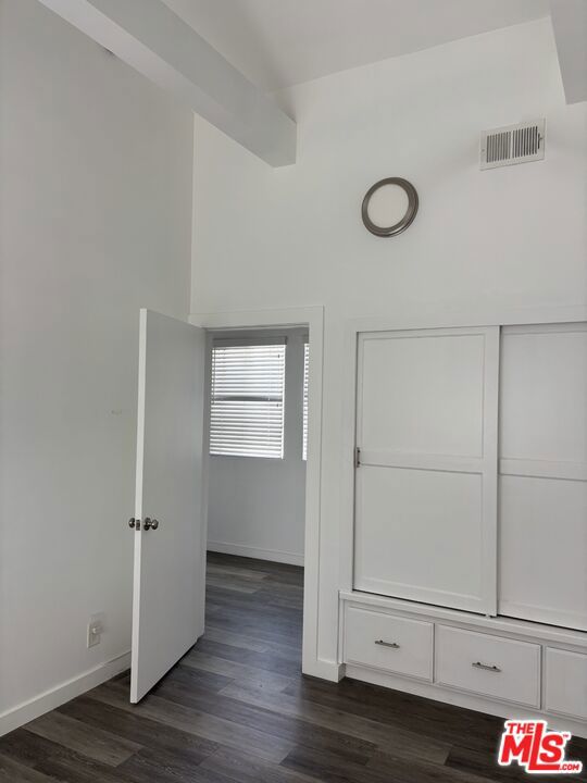 664 Marr Street, Venice CA: https://media.crmls.org/mediaz/8b051e83-0c04-4f75-ab2f-82a37e14b8ea.jpg