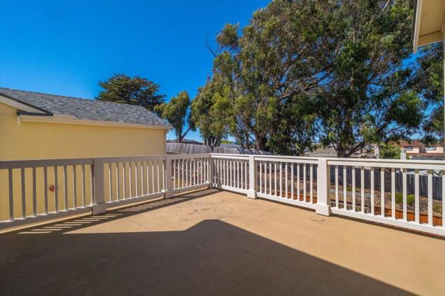 465 Russell Way, Marina CA: https://media.crmls.org/mediaz/8b05a6ee-9860-4d91-929b-99c26f602318.jpg