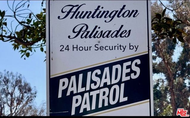 515 Chapala Drive, Pacific Palisades CA: https://media.crmls.org/mediaz/8b05da52-573a-4782-9336-baf6e7e566dd.jpg