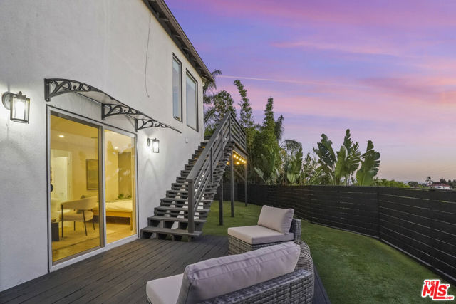 5549 Onacrest Drive, Los Angeles CA: https://media.crmls.org/mediaz/8b060cb2-3f4e-4097-9114-d1c04840c76b.jpg