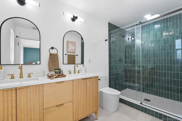 2118 Toca Ln, Ramona CA: https://media.crmls.org/mediaz/8b062fa2-3cfa-412c-bb54-94c65d52e62a.jpg