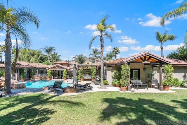4716 S Mission Rd, Fallbrook CA: https://media.crmls.org/mediaz/8b06d949-8871-4575-aef0-1799b6d69ba0.jpg