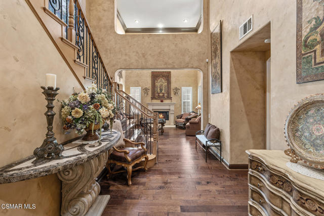 1728 Bluesage Court, Simi Valley CA: https://media.crmls.org/mediaz/8b07448a-26e7-4f3f-a9d2-1d7972396af6.jpg