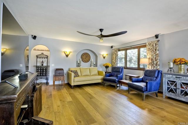 Detail Gallery Image 3 of 20 For 2241 California St, Oceanside,  CA 92054 - 4 Beds | 4/1 Baths