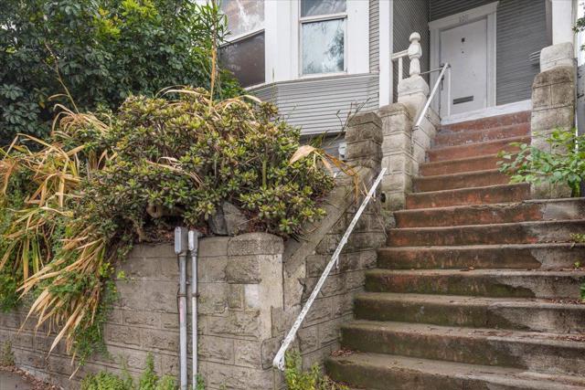 108 Cortland Avenue, San Francisco CA: https://media.crmls.org/mediaz/8b081f5f-15c9-4d94-ada4-212e8c0772fc.jpg