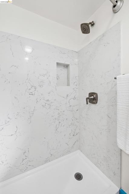 1136 Marin Ave, Albany CA: https://media.crmls.org/mediaz/8b08f27c-e469-47b4-a220-befa622c026c.jpg