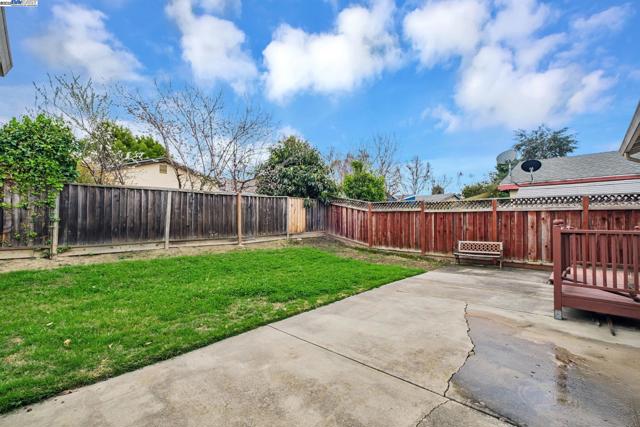 Image 30 of 37 For 2716 Killdeer Ct