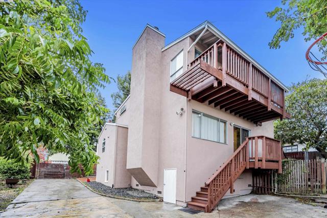Image 16 of 23 For 22967 Maud Ave