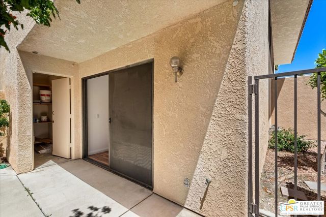 200 E Racquet Club Road, Palm Springs CA: https://media.crmls.org/mediaz/8b096f3b-11f3-43b2-9aa3-3178fc524d4b.jpg