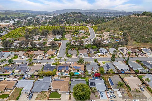 13612 El Mar Ave, Poway CA: https://media.crmls.org/mediaz/8b09ac89-806f-41e3-8826-05c1194b19b6.jpg