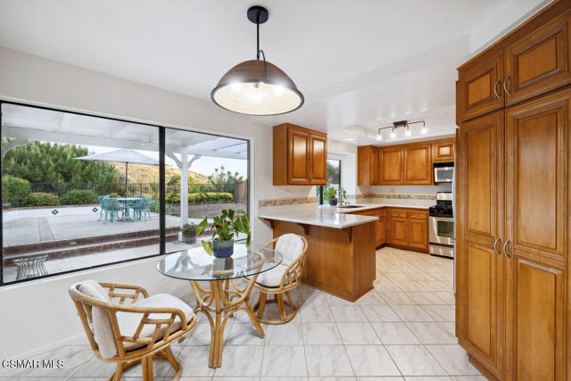 6690 Oak Springs Drive, Oak Park CA: https://media.crmls.org/mediaz/8b0a08c2-7cb6-412d-8bee-cef9dec70aa1.jpg