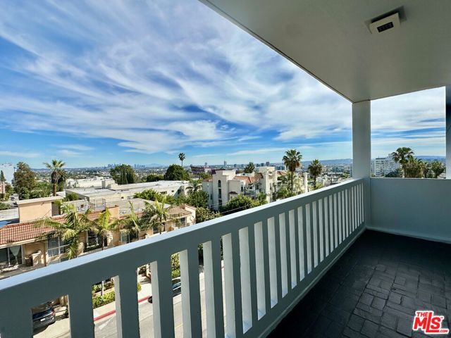 999 North Doheny Drive, 408 photo 11