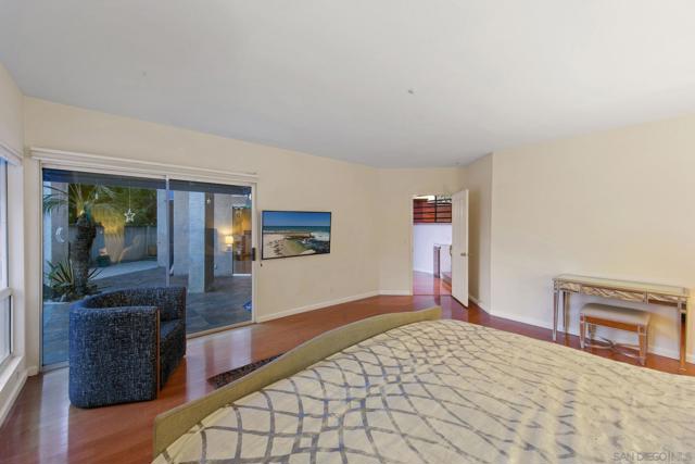 10164 Vivera Dr, La Mesa CA: https://media.crmls.org/mediaz/8b0b6e4c-e318-41ea-a982-3f9b3b6ffc97.jpg