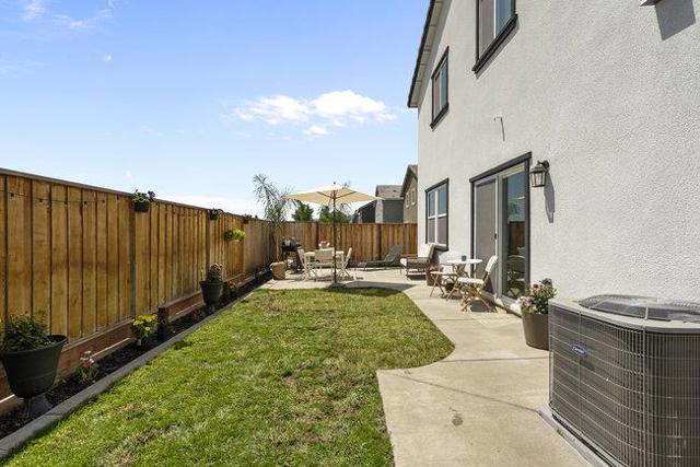 9182 Wickham Court, Gilroy CA: https://media.crmls.org/mediaz/8b0c0df4-33e6-4717-98d3-1d602b9c6537.jpg