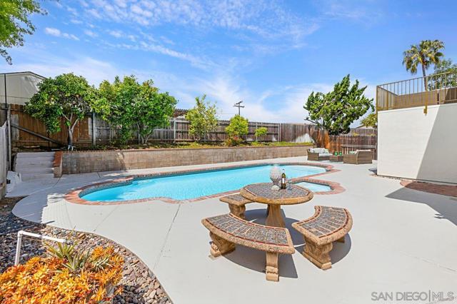 4755 Cather Ave, San Diego CA: https://media.crmls.org/mediaz/8b0c2a43-9ac1-4306-9c3c-81338ebf1876.jpg