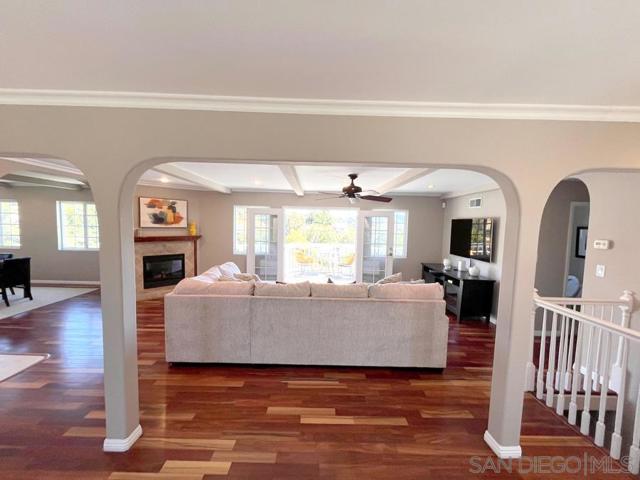 4275 Crestview, La Mesa CA: https://media.crmls.org/mediaz/8b0ccec3-084b-4909-ac1a-23f505098d2e.jpg