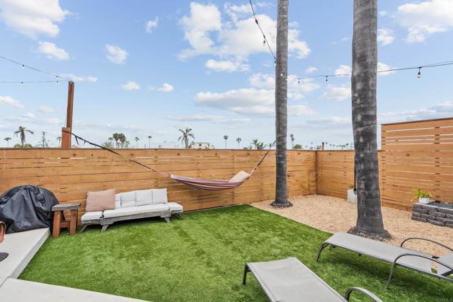 1009 S Cleveland Street, Oceanside CA: https://media.crmls.org/mediaz/8b0d0bf6-6d24-4ea9-93d7-c1f7d9e842e5.jpg