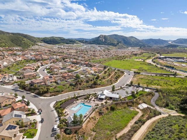 Detail Gallery Image 32 of 36 For 35461 Brown Galloway Ln, Fallbrook,  CA 92028 - 4 Beds | 3 Baths