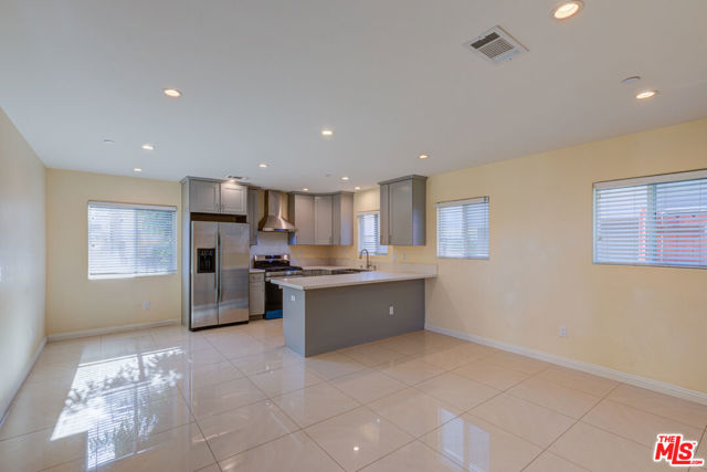 Photo of 11102 Venice Boulevard, Culver City, CA 90232