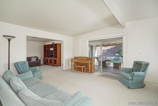 5393 Mary Fellows Avenue, La Mesa CA: https://media.crmls.org/mediaz/8b0e4664-86c9-4e83-af21-96b812730f73.jpg