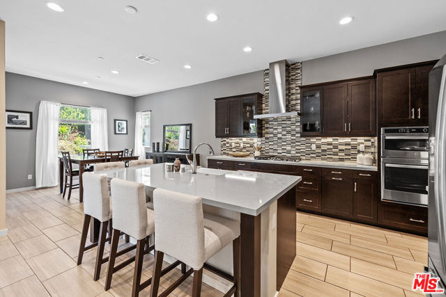 18113 Tableau Way, Santa Clarita CA: https://media.crmls.org/mediaz/8b0e5f1f-2388-42aa-842d-641ff8c55519.jpg