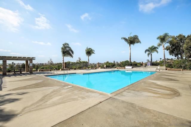 2198 Redwood Crst, Vista CA: https://media.crmls.org/mediaz/8b0e812d-e891-4ae0-9d71-559c8f0262a5.jpg