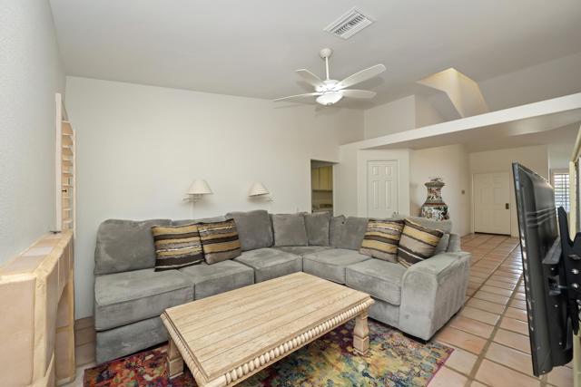 77469 Evening Star Circle, Indian Wells CA: https://media.crmls.org/mediaz/8b0e8b07-c5ec-4c0b-996f-b2d36d9a4082.jpg