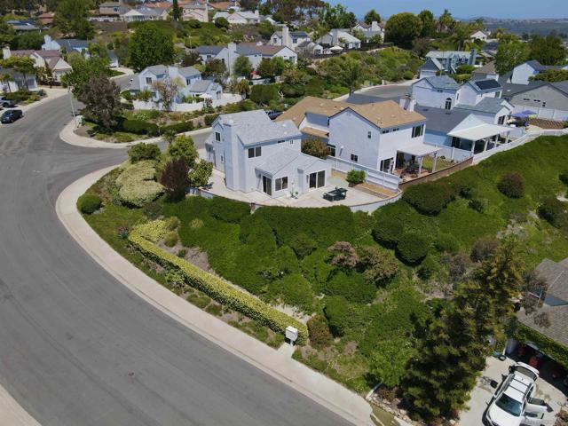 4503 Carnaby, Carlsbad CA: https://media.crmls.org/mediaz/8b0f325e-4b33-4d36-8ee6-a4b84fb47a45.jpg