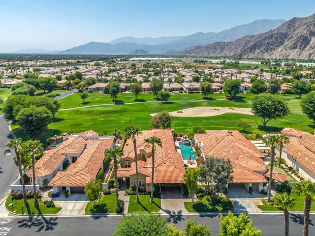 79885 Liga, La Quinta CA: https://media.crmls.org/mediaz/8b0fa041-c2de-4fc1-affe-c3f047e27882.jpg