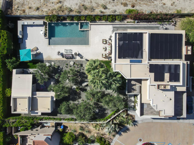 427 N Avenida Caballeros, Palm Springs CA: https://media.crmls.org/mediaz/8b102375-34d4-4b17-8097-a13fa465bc3b.jpg