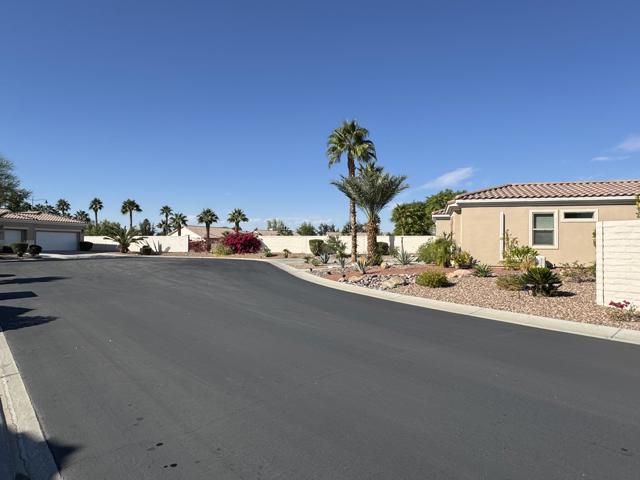 80372 Camino San Lucas, Indio CA: https://media.crmls.org/mediaz/8b106241-a274-434d-a186-78801384470e.jpg